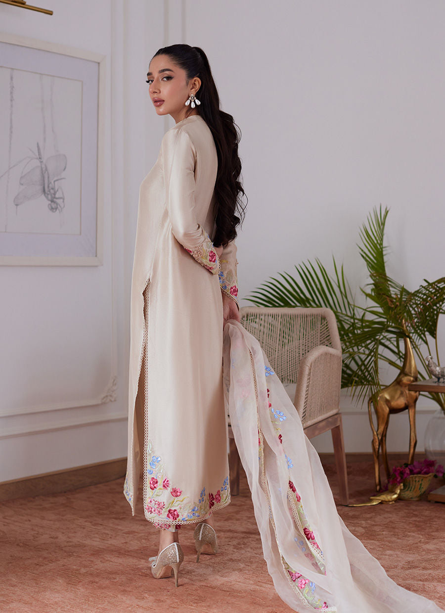 Farah Talib Aziz | Luna Eid Collection 24 | LIARA SAND - Khanumjan  Pakistani Clothes and Designer Dresses in UK, USA 