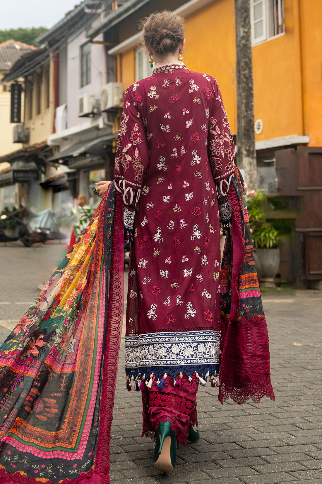 Annus Abrar | Neroli Luxury Lawn | Melia