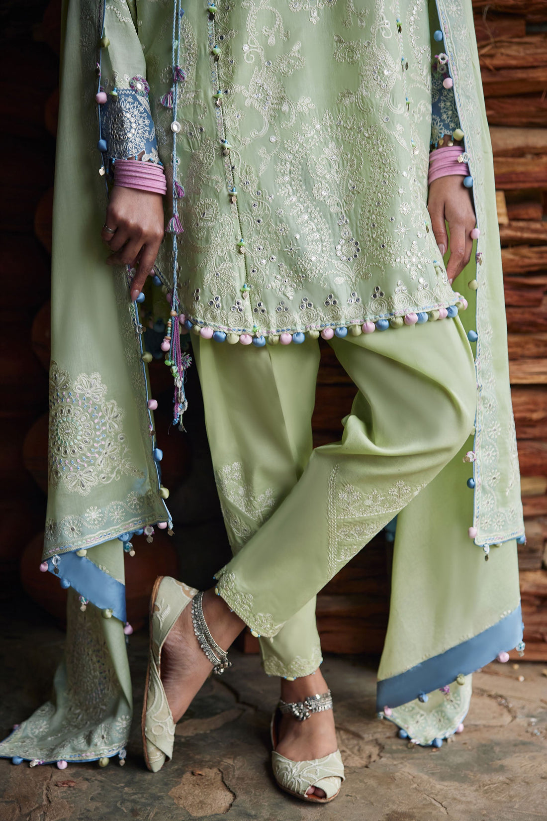 Zaha | Lawn 26 | RÙYÁ 乳雅 (ZL26-02 A)