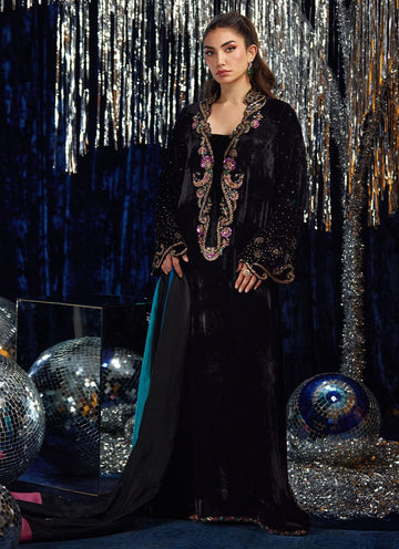 Farah Talib Aziz | Velvet Fete 4 | Nori Black Kaftan