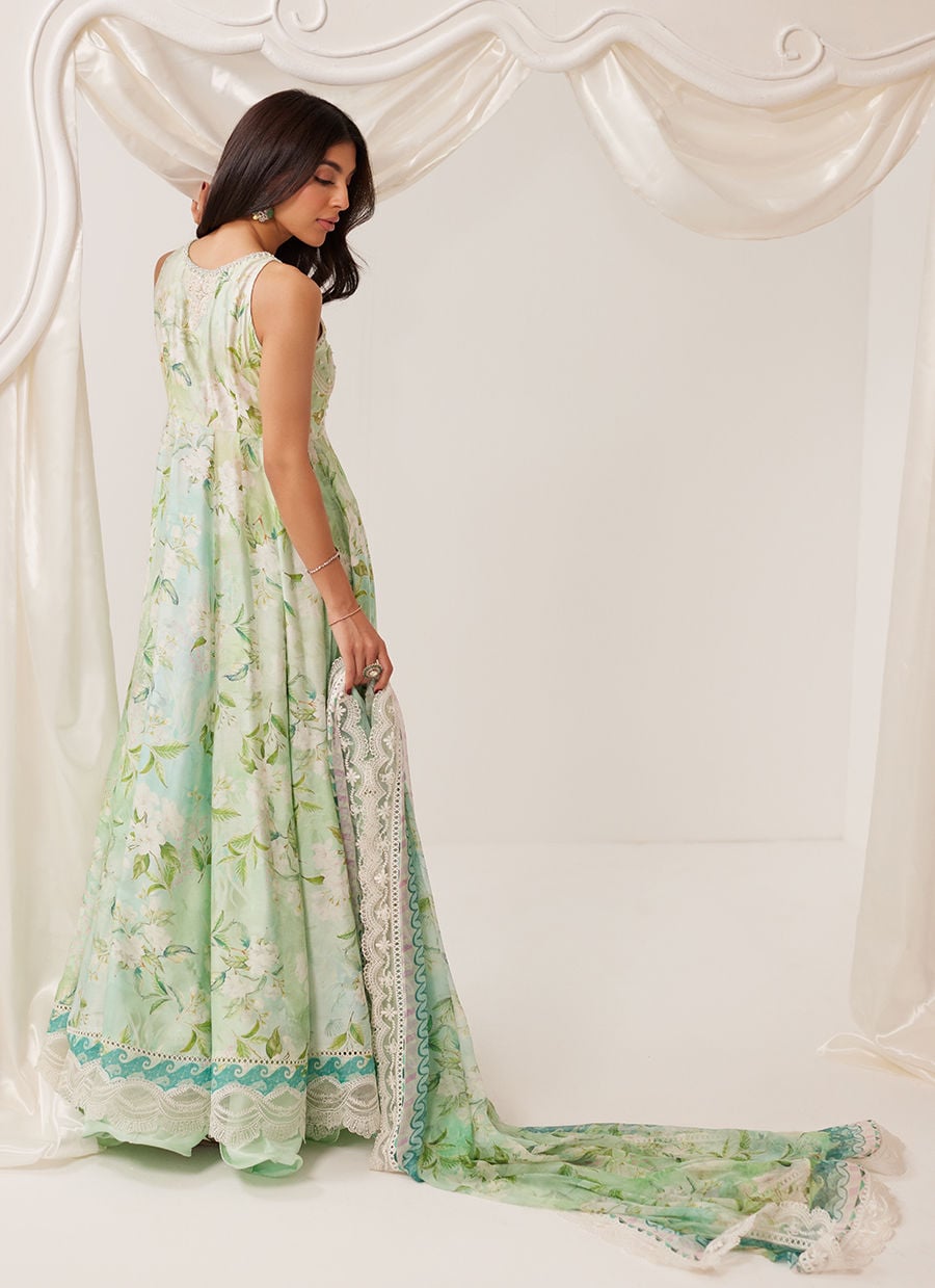 Farah Talib Aziz | Frou Frou Ramadan Edit | Serenelle