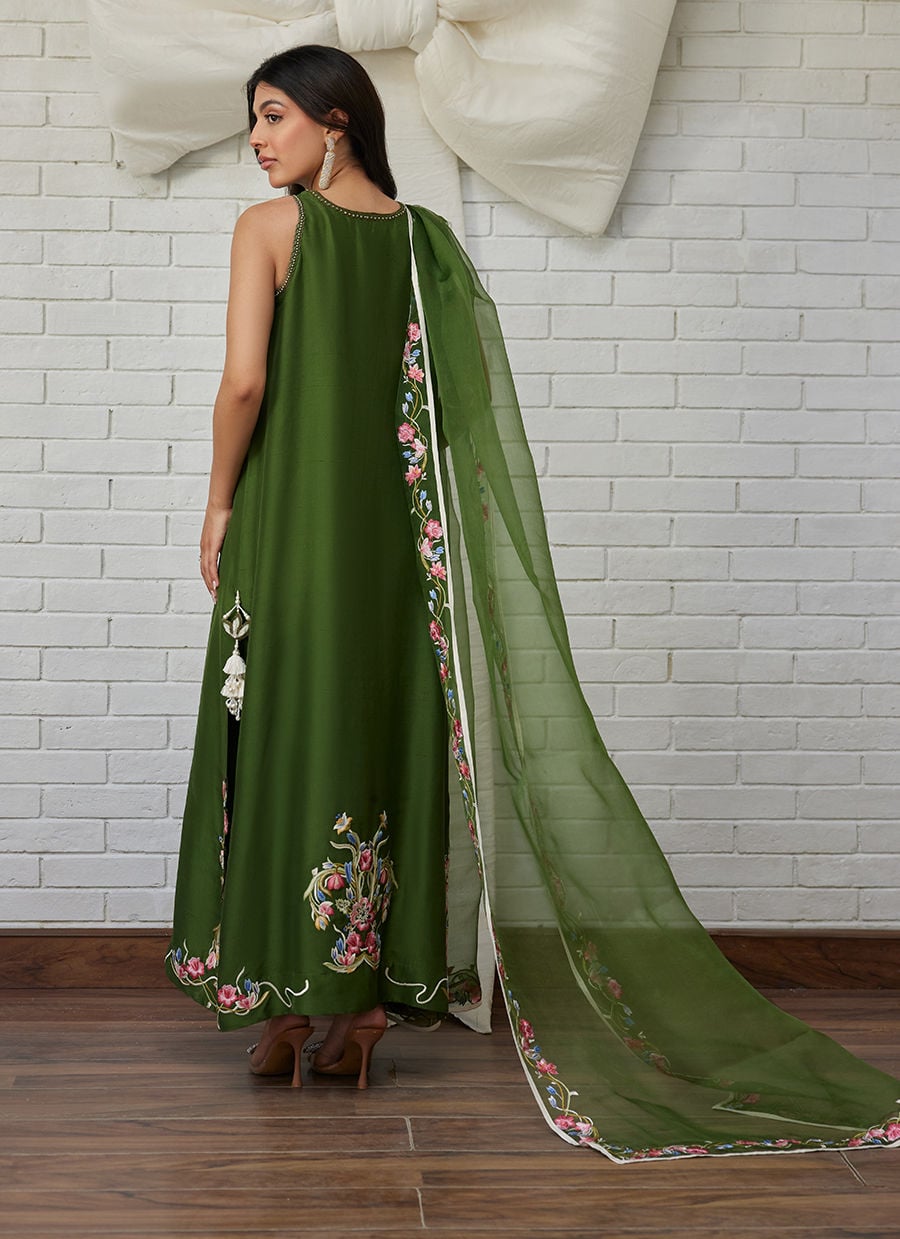 Farah Talib Aziz | Tara Luxe Eid 26 | Gracie