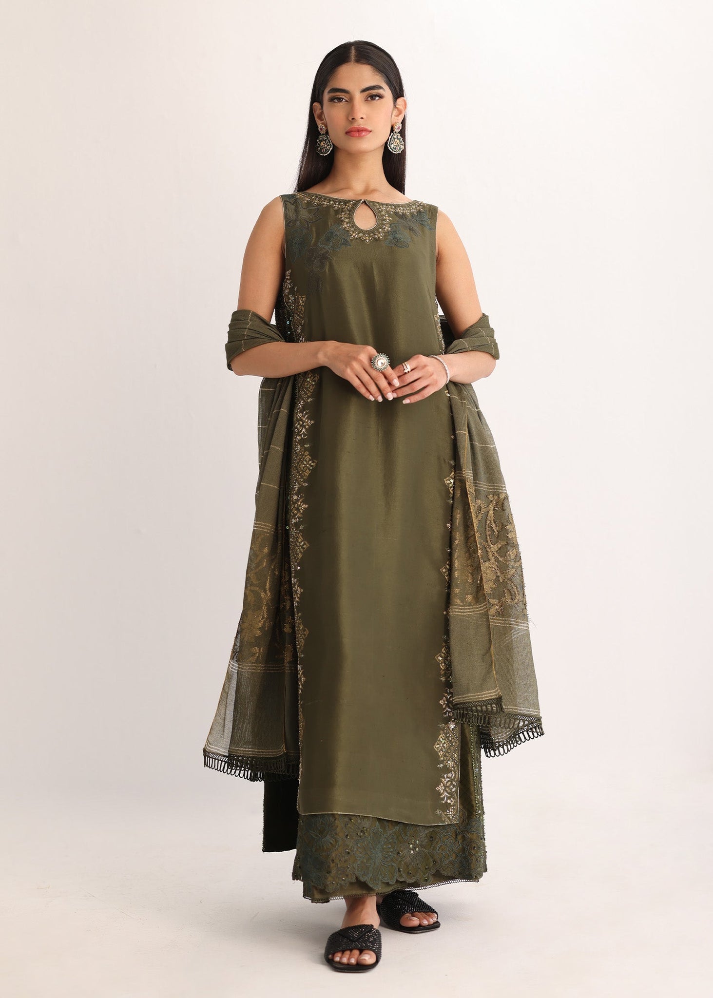 Umsha | Luxury Pret | ANTIQUE OLIVE - Khanumjan  Pakistani Clothes and Designer Dresses in UK, USA 