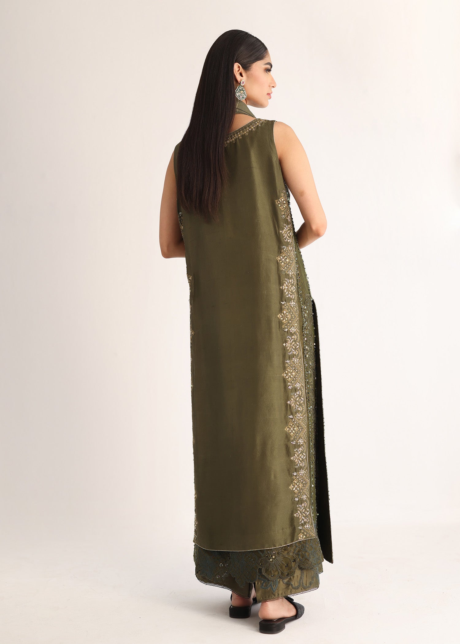 Umsha | Luxury Pret | ANTIQUE OLIVE - Khanumjan  Pakistani Clothes and Designer Dresses in UK, USA 