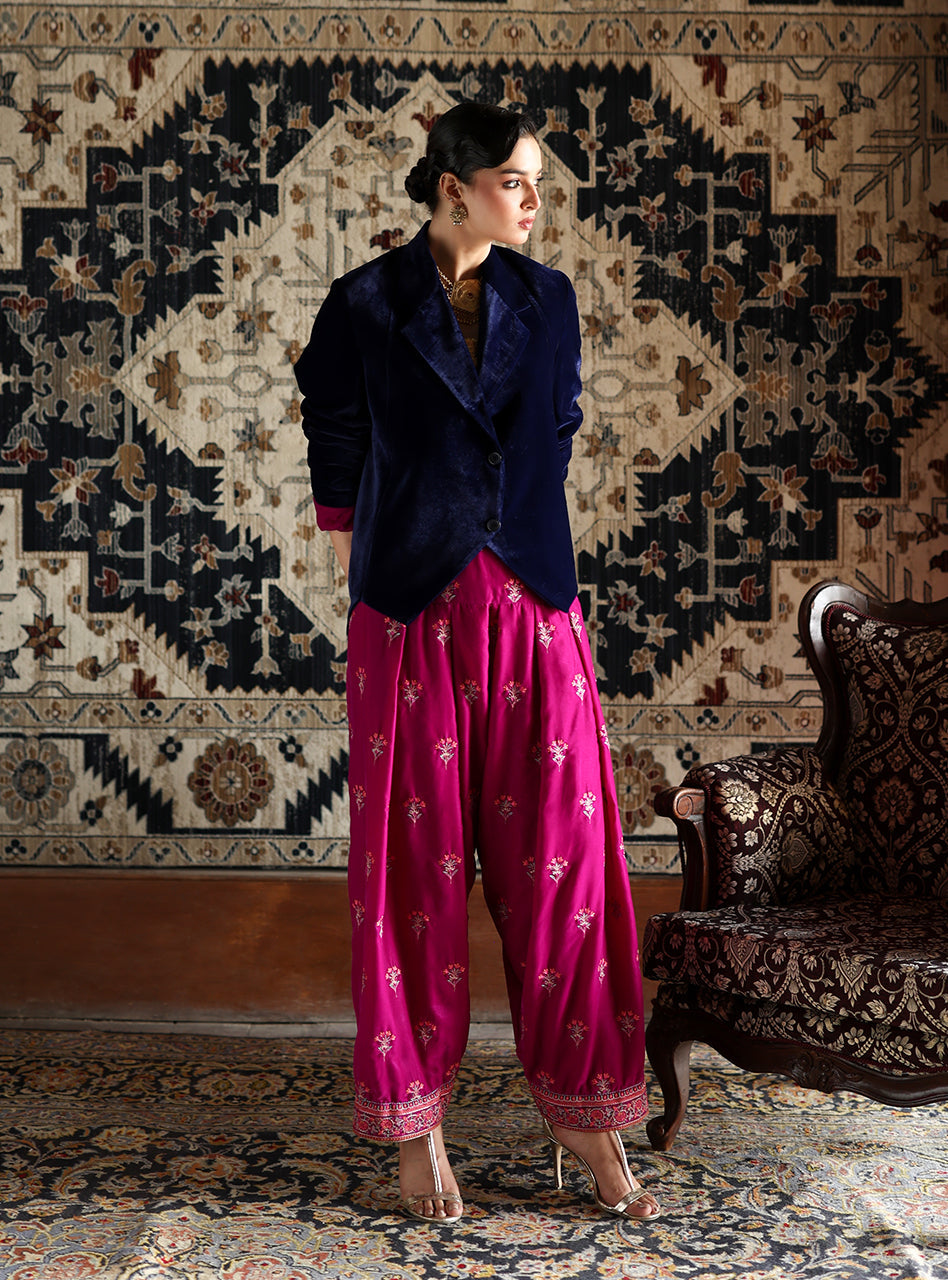 Zainab Chottani | Velura Velvet Edit 25 | Bela Jacket And Farshi