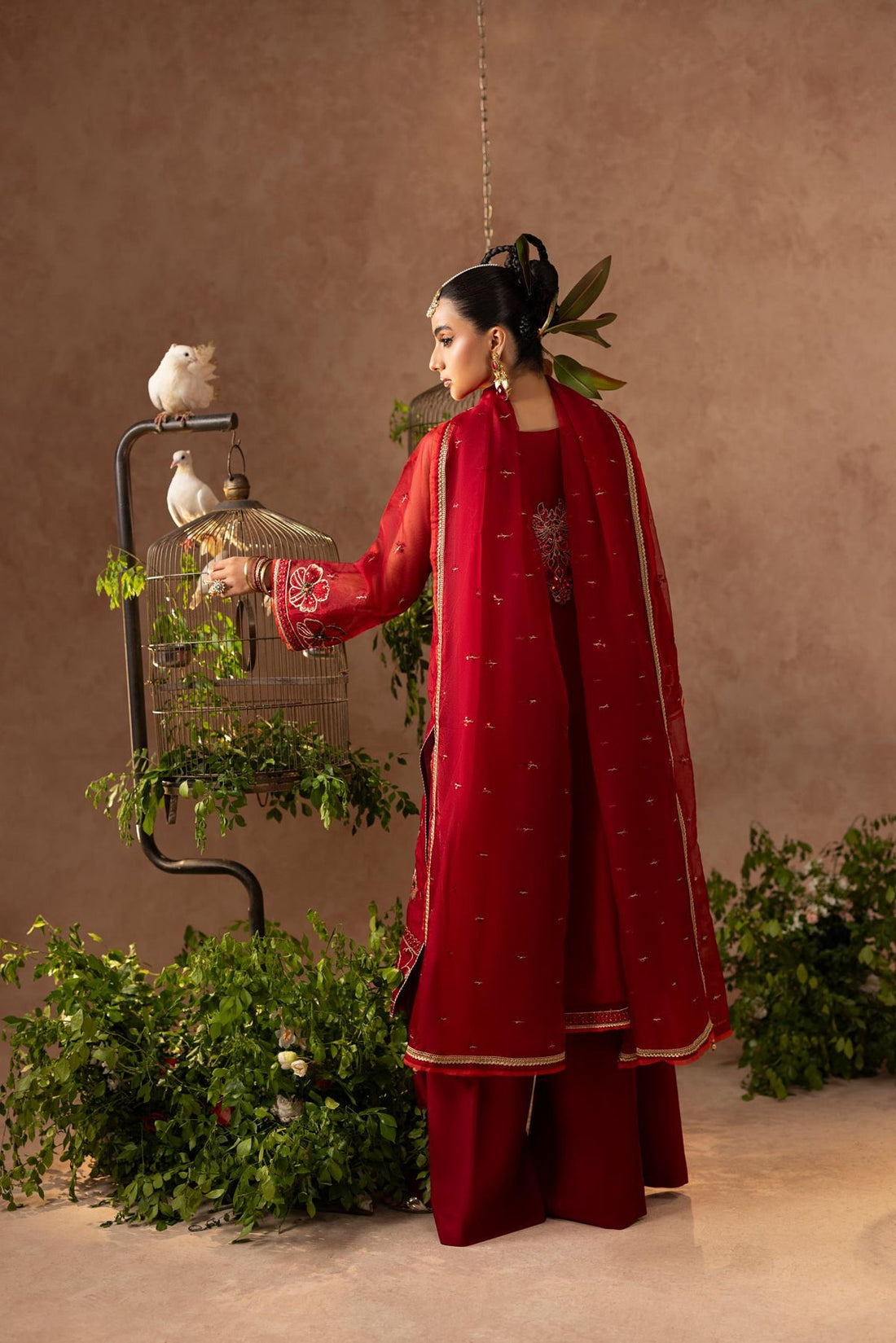 Shurooq | Geet Luxe | Mahia