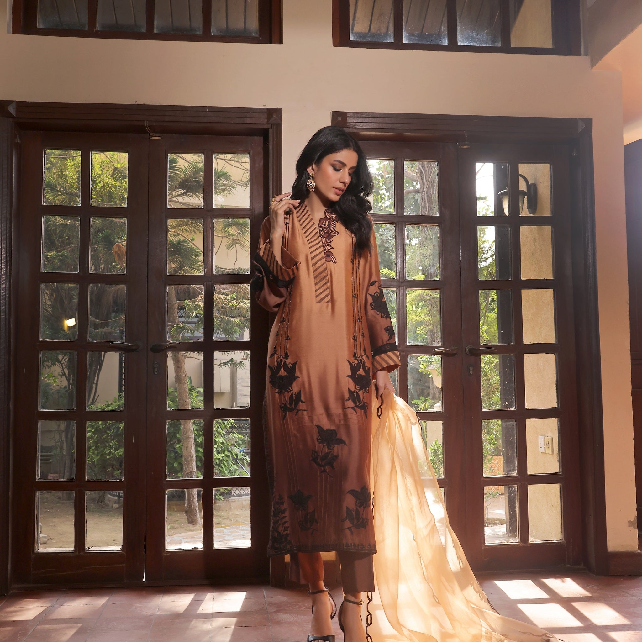 Mona Imran | Ezel Eid 25 | Ariana