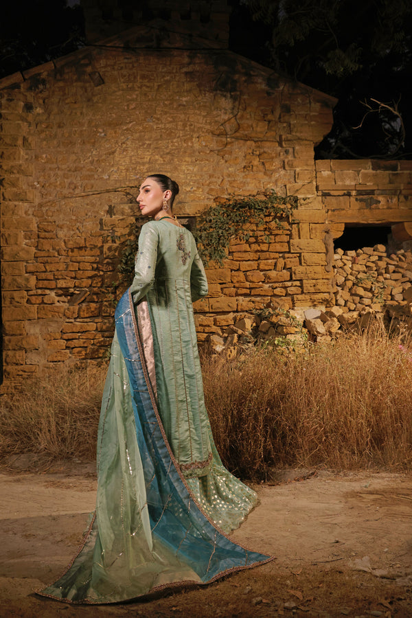 Wahaj M Khan | Banno Wedding Formals | Ferozi Rosegold Bano Jacket