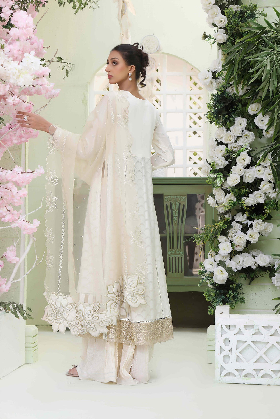 Wahajmkhan | Sitara Formals | WHITE BODICE OUTFIT - Khanumjan  Pakistani Clothes and Designer Dresses in UK, USA 