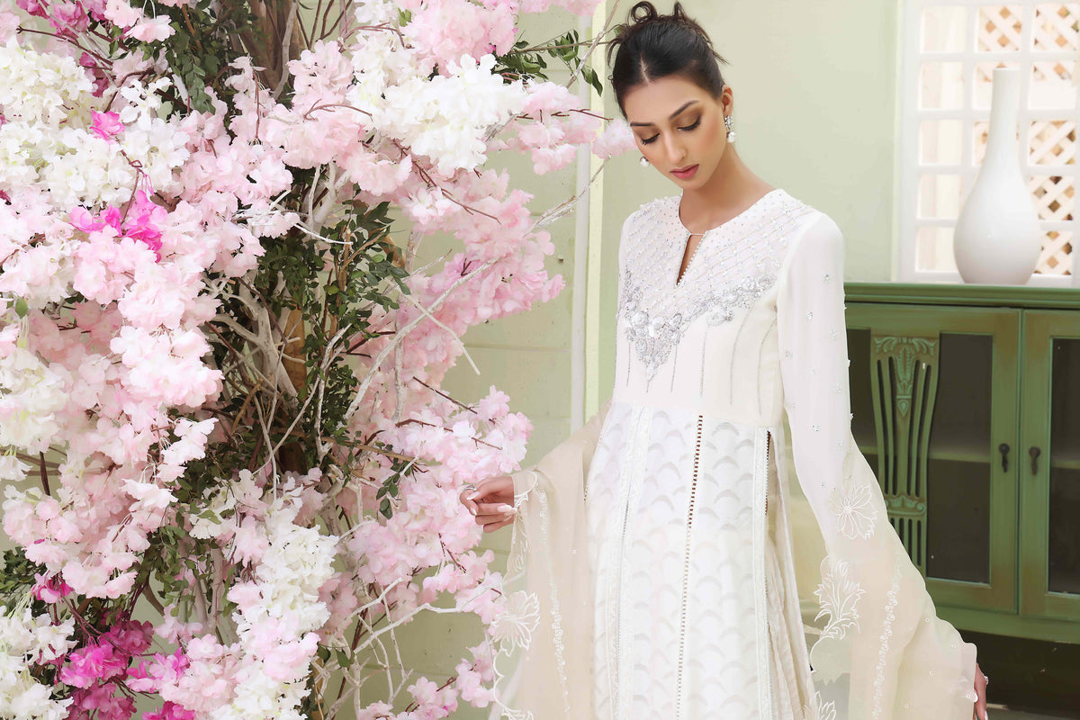 Wahajmkhan | Sitara Formals | WHITE BODICE OUTFIT - Khanumjan  Pakistani Clothes and Designer Dresses in UK, USA 