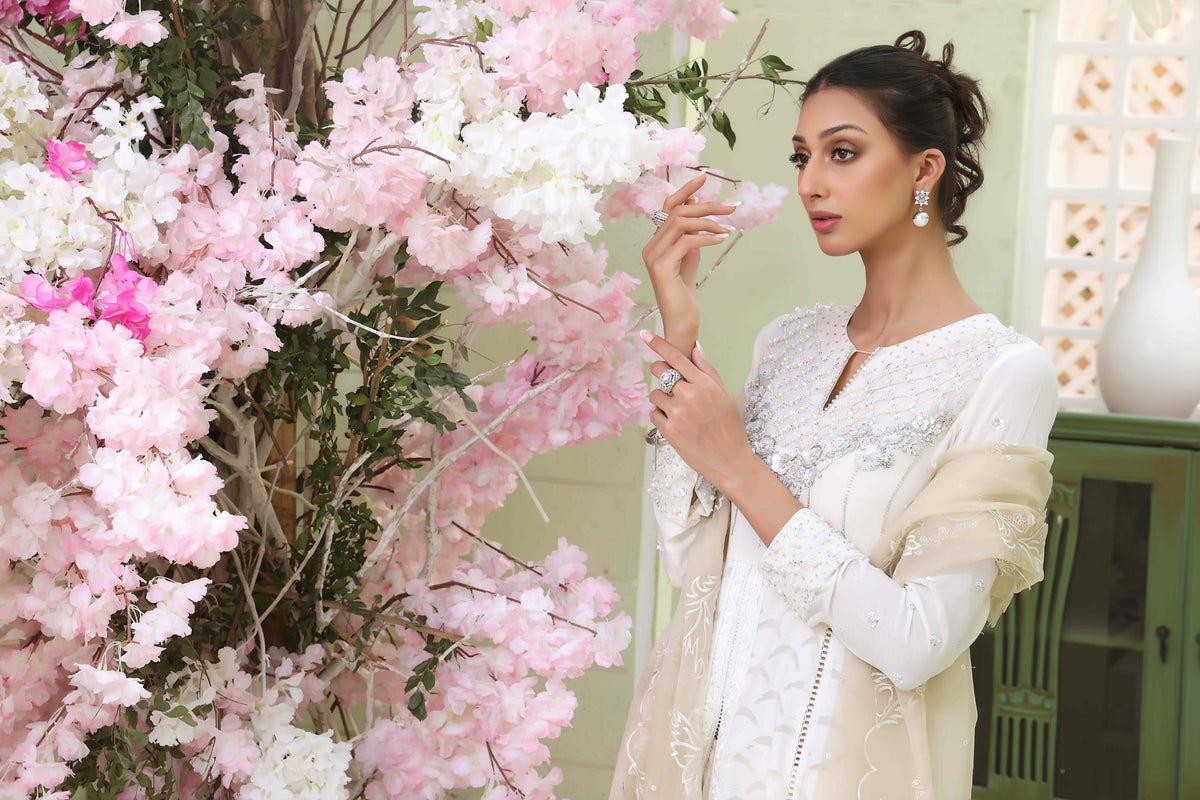 Wahajmkhan | Sitara Formals | WHITE BODICE OUTFIT - Khanumjan  Pakistani Clothes and Designer Dresses in UK, USA 