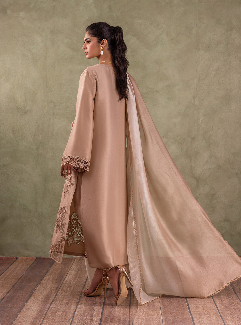 Zainab Chottani | Luxury Pret | CORAL CHAMPAGNE