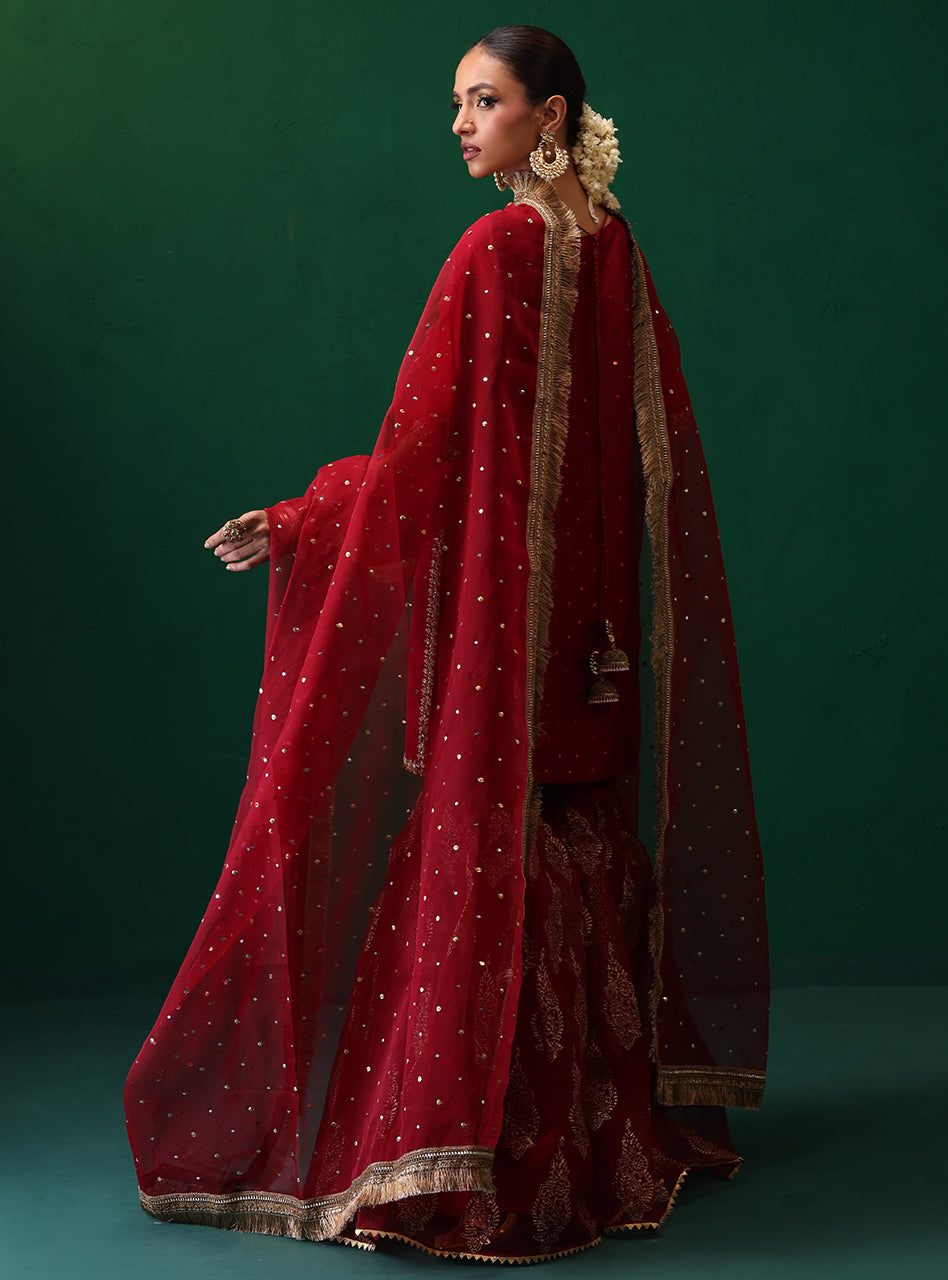 Zainab Chottani | Semi Formals | EELAH