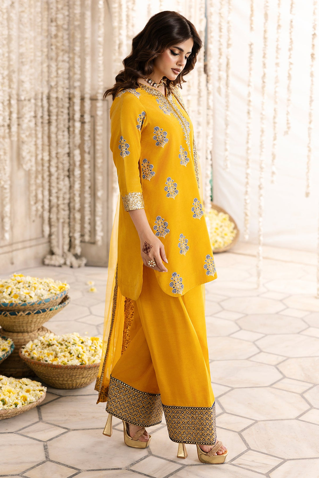 Charizma | Festive Pret | CMA-6-339