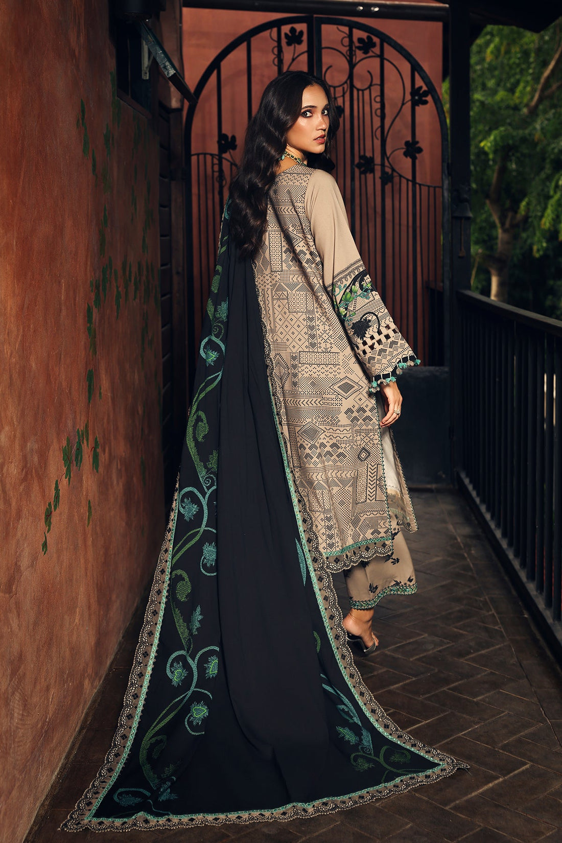Charizma | Aniq Winter Collection | ANW7-19