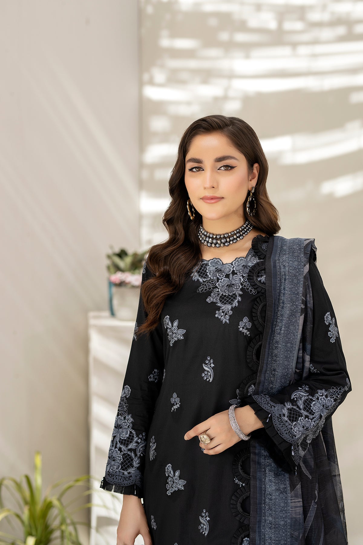 House of Nawab | Zora Luxury Lawn 24 | VALEH - Khanumjan  Pakistani Clothes and Designer Dresses in UK, USA 