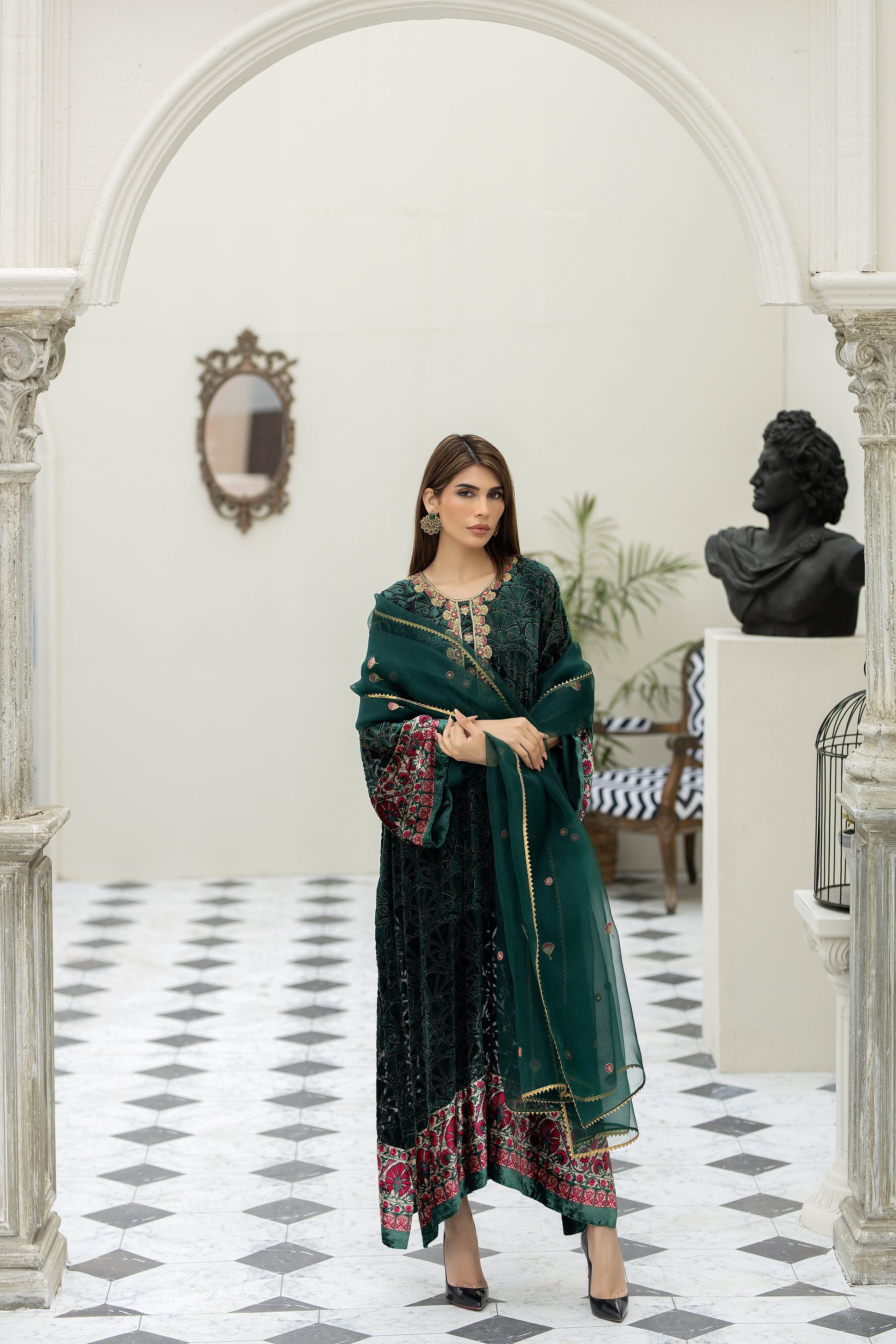 Purple haze Pret Studio | Noubahar Luxury Formals | Moss Plush - Khanumjan  Pakistani Clothes and Designer Dresses in UK, USA 