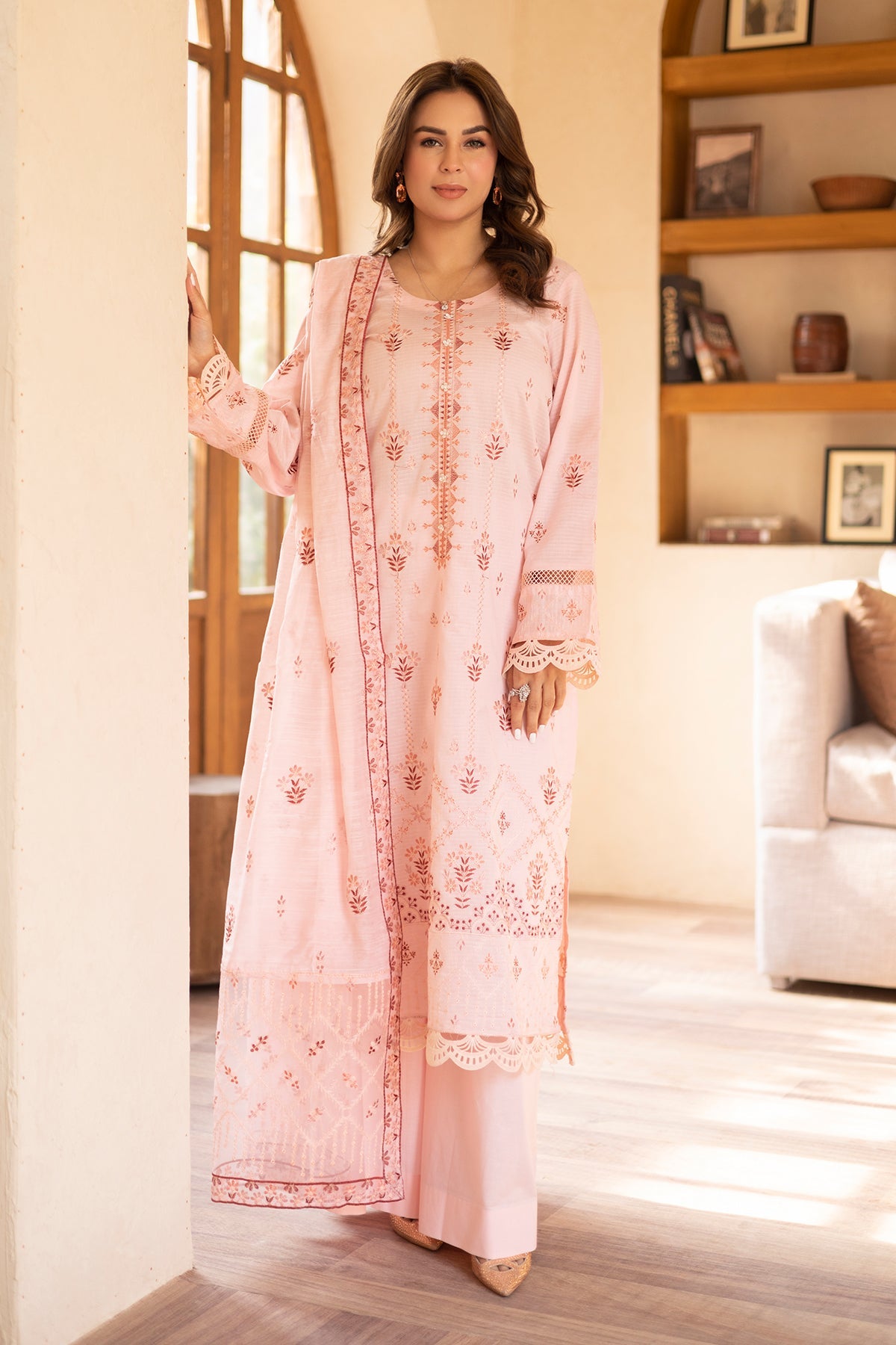 Raeesa Premium | Rubab Embroidered Lawn | NF-1302