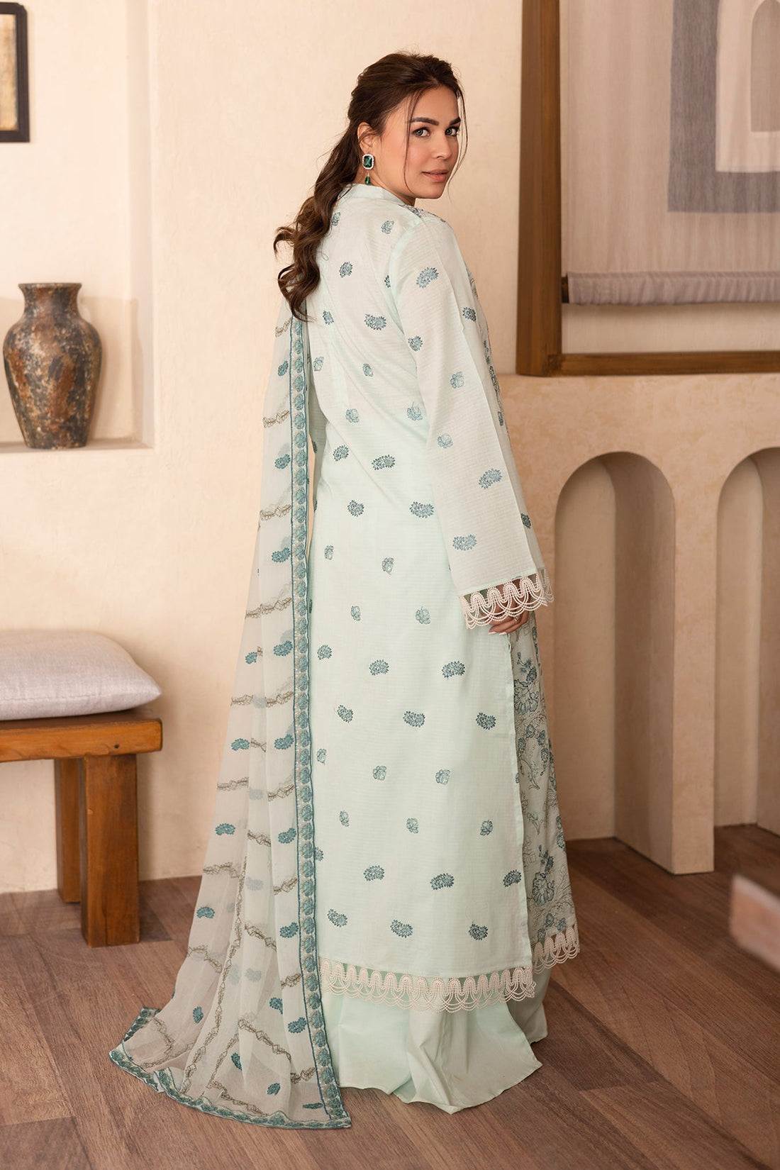 Raeesa Premium | Rubab Embroidered Lawn | NF-1309