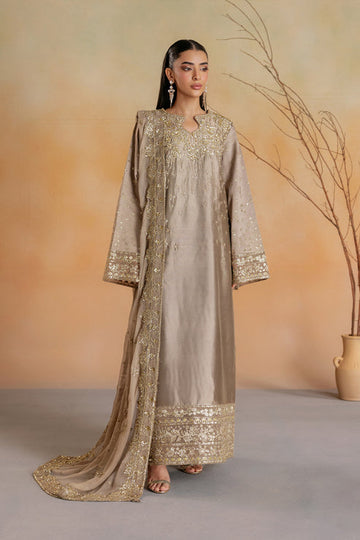 Emaan Adeel | Elara Formals | ODETTE