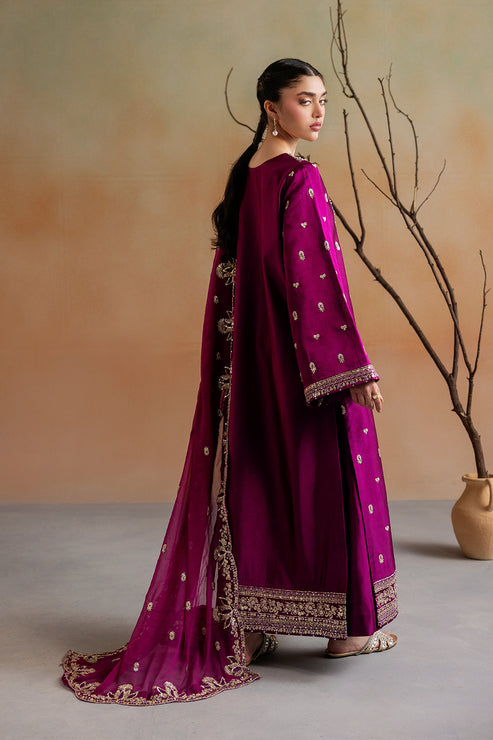 Emaan Adeel | Elara Formals | FAYE