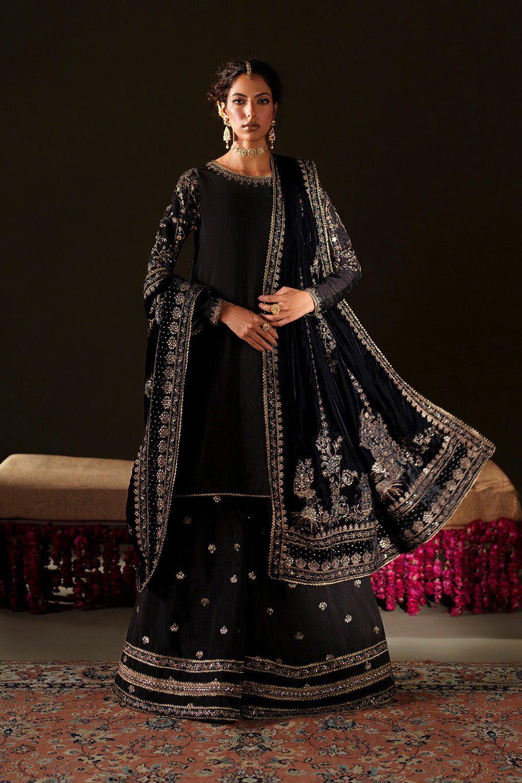 Iznik | Velvet 25 | IV-72 Embroidered Velvet
