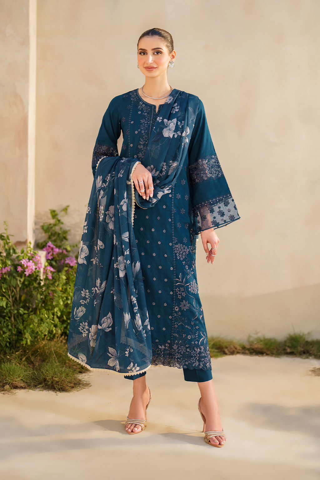 Iznik | Festive lawn 24 | SFL-01 - Khanumjan  Pakistani Clothes and Designer Dresses in UK, USA 