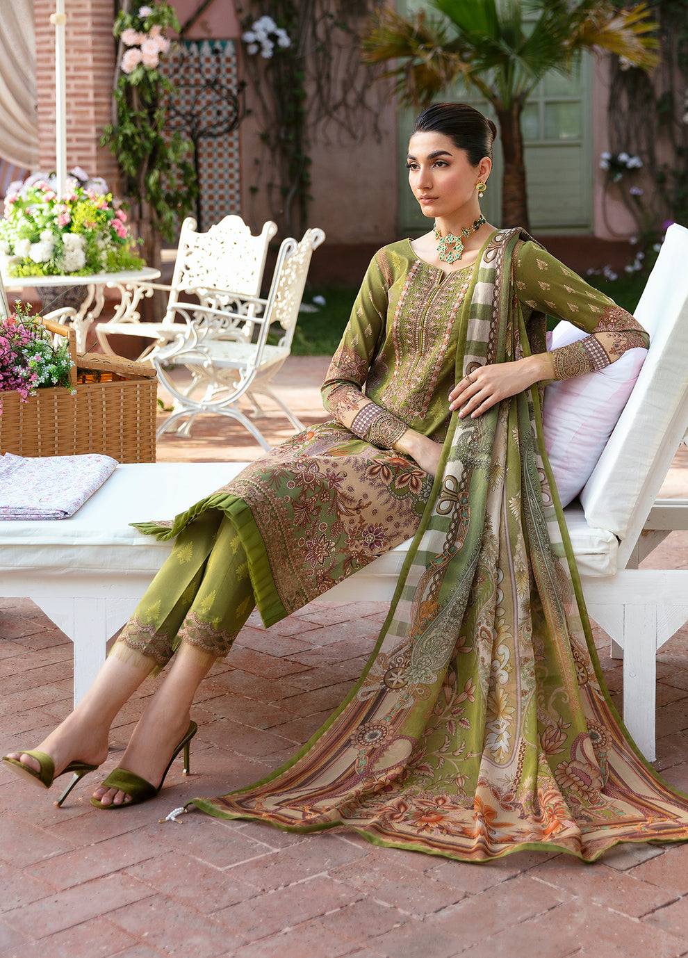 Gulaal | Summer Glow Lawn 24 | ALICIA (GL-L-24V3-04) - Khanumjan  Pakistani Clothes and Designer Dresses in UK, USA 