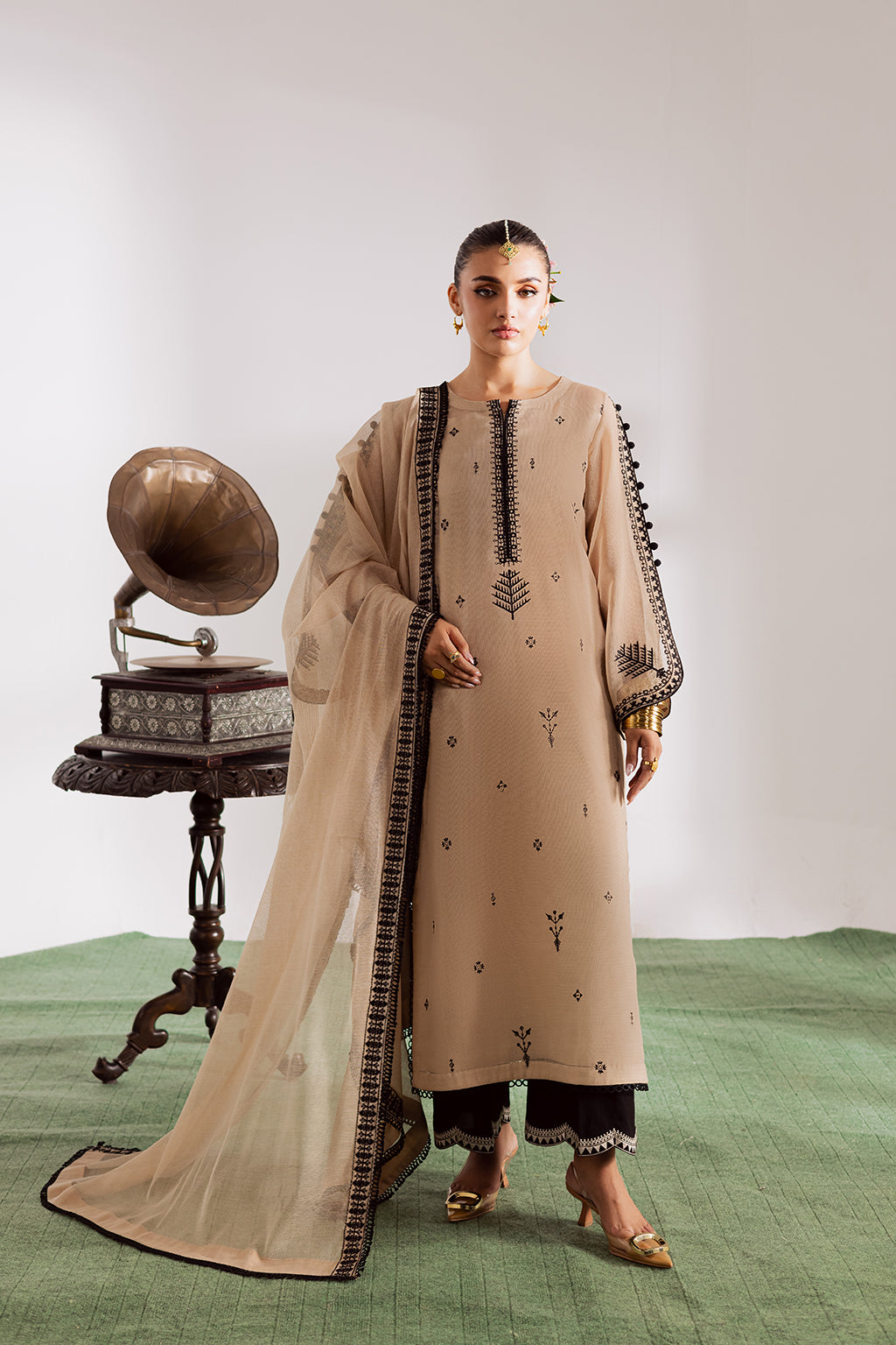 Vanya | Luxury and Formals | BK-34