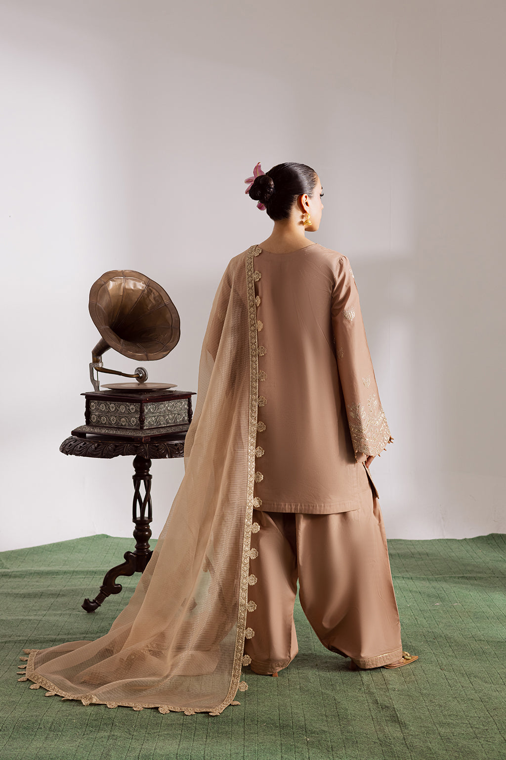 Vanya | Luxury and Formals | CN-12