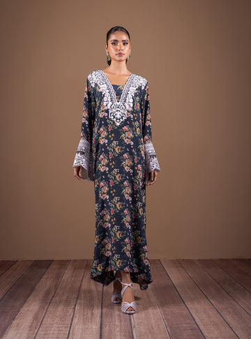 Zainab Chottani | Semi Formals | MIDNIGHT FLORAL