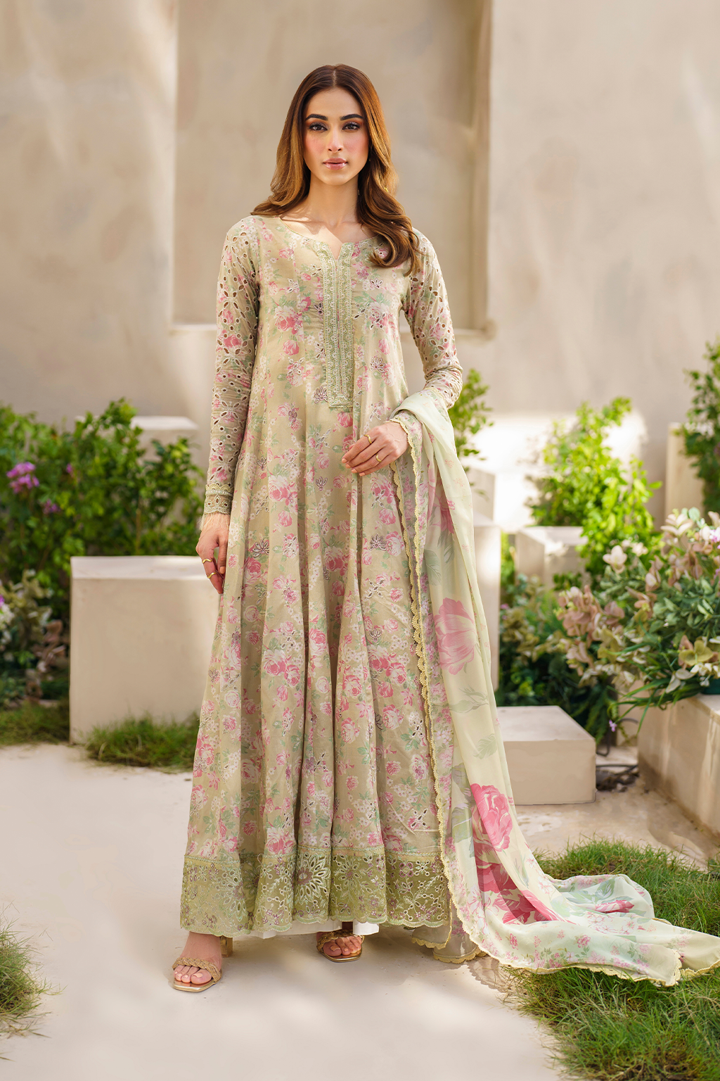 Iznik | Festive lawn 24 | SFL-05 - Khanumjan  Pakistani Clothes and Designer Dresses in UK, USA 