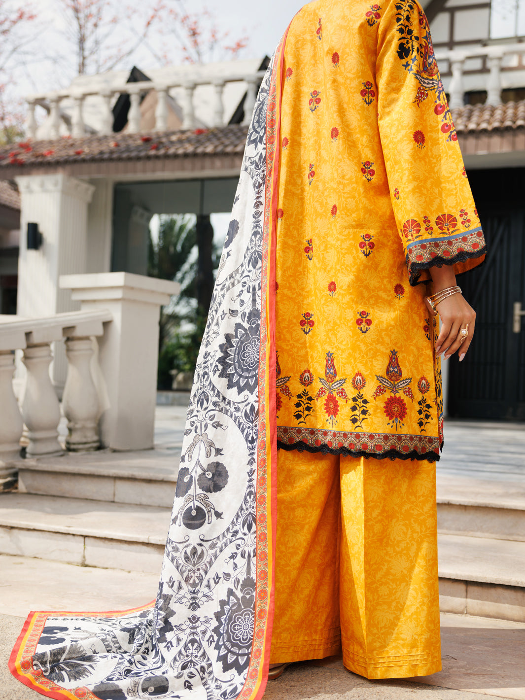 Almirah | Traditional Tale | ALP-3PS-2114