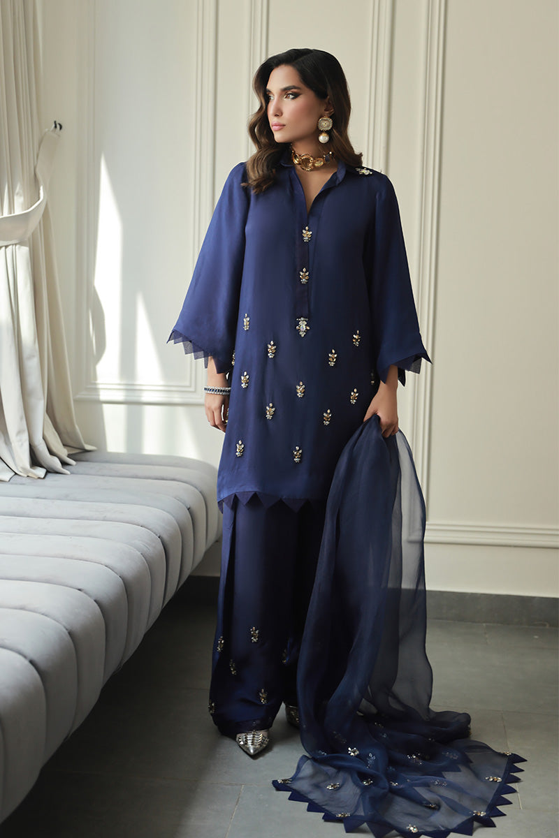 Wardha Saleem | Luxury Pret Traditional Wear | AMAVI