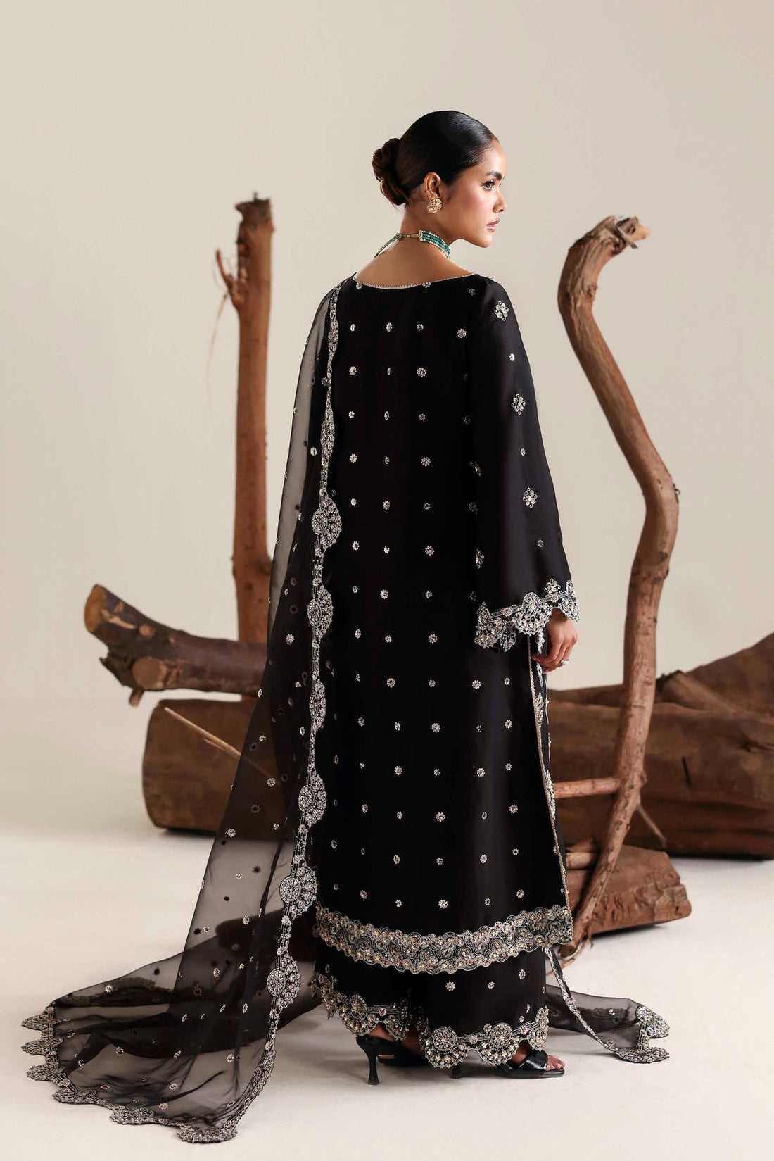 Akbar Aslam | Formal Pret | Caelis