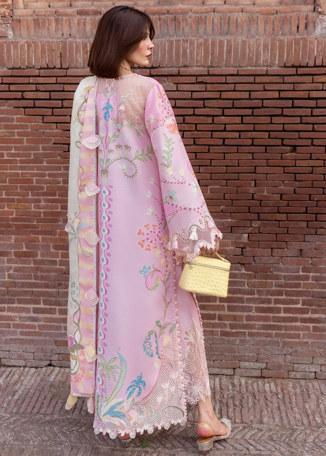 Crimson | flow lawn 26 | OUT OF MANY HEARTS - D6A