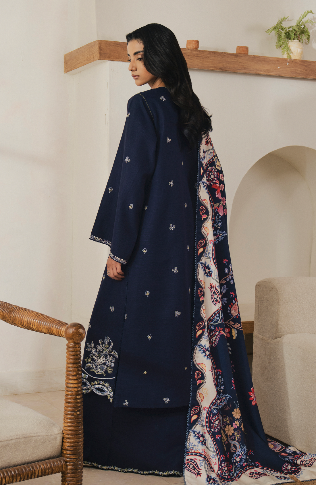 Seran | Winter Embroidered 25 | Arvyn