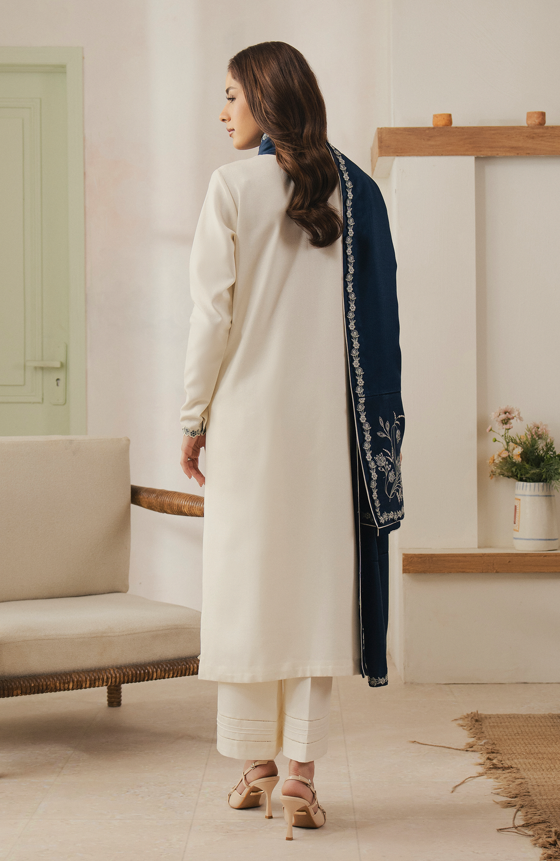 Seran | Winter Embroidered 25 | Ivrene