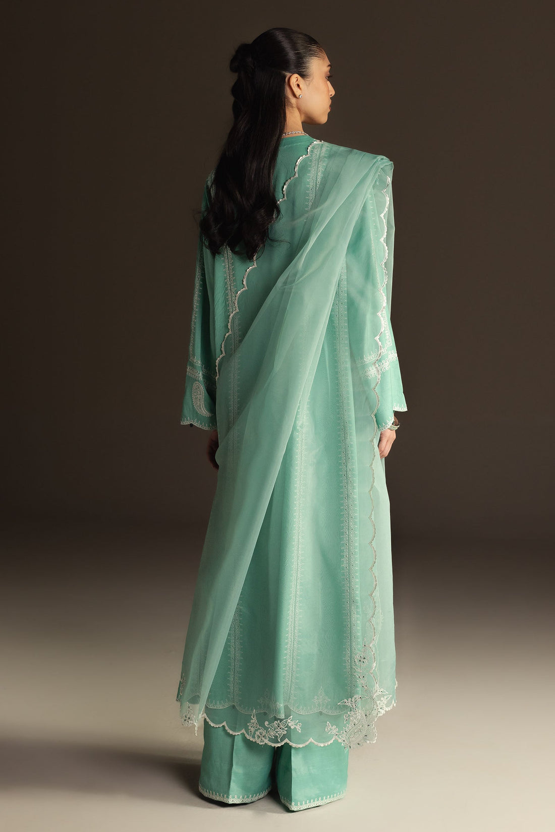 Zara Shahjahan | Festive 25 | Mahveen