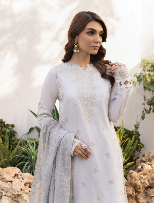 Iznik | Lawnkari 24 | UE-150 SERENE TURF - Khanumjan  Pakistani Clothes and Designer Dresses in UK, USA 