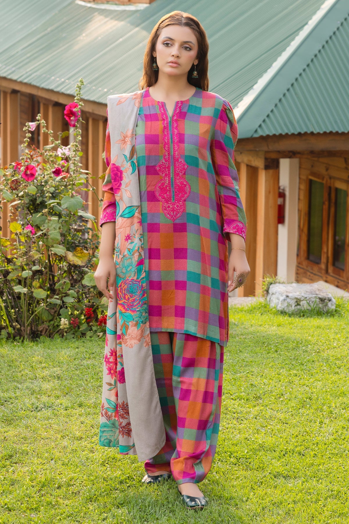 Charizma | Aniiq Embroidered Collection | STAPLE SHAWL ANW4-10