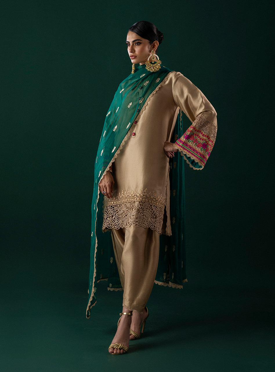 Zainab Chottani | Luxury Pret | ROHA