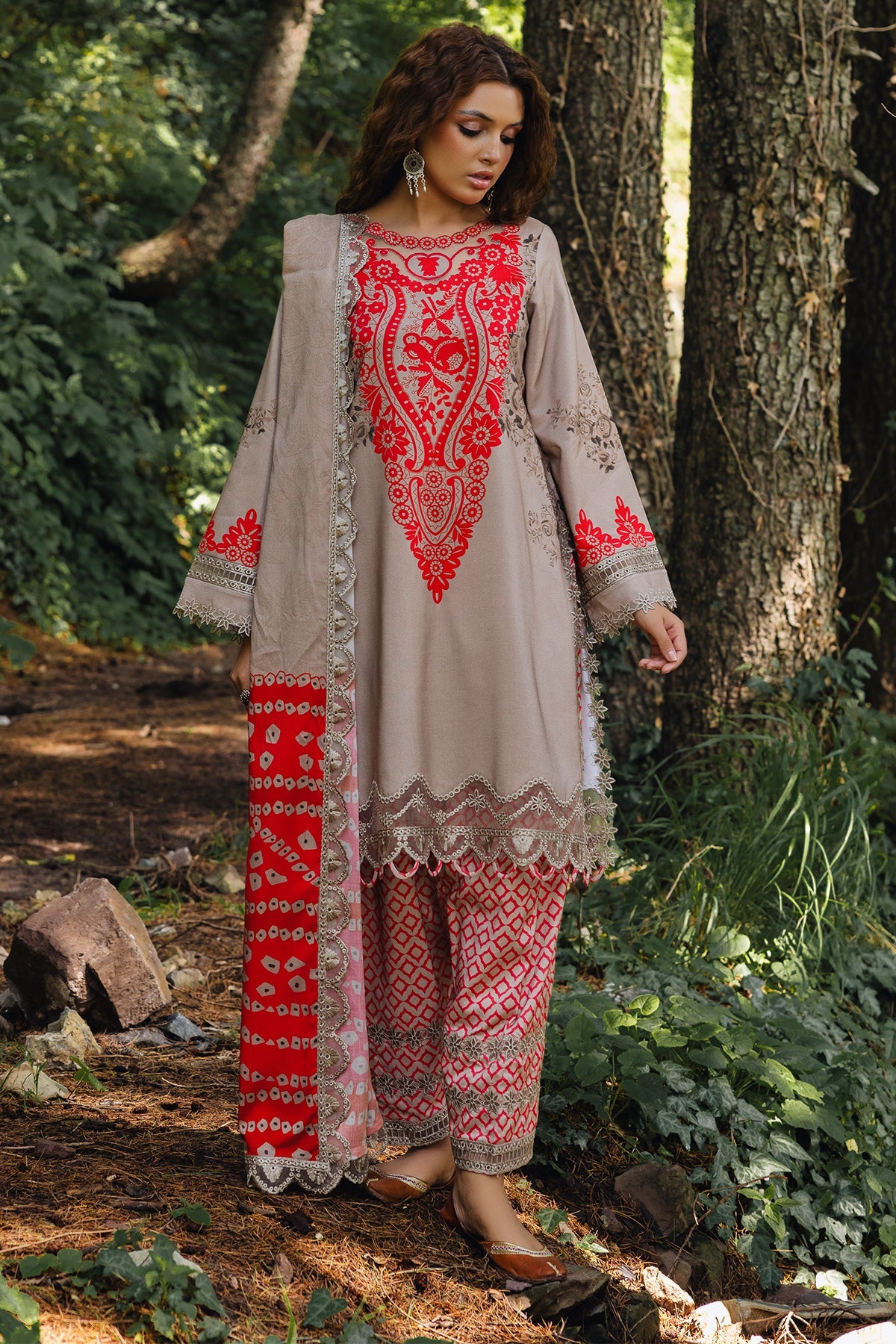 Charizma | Aniiq Embroidered Collection | STAPLE SHAWL ANW4-04