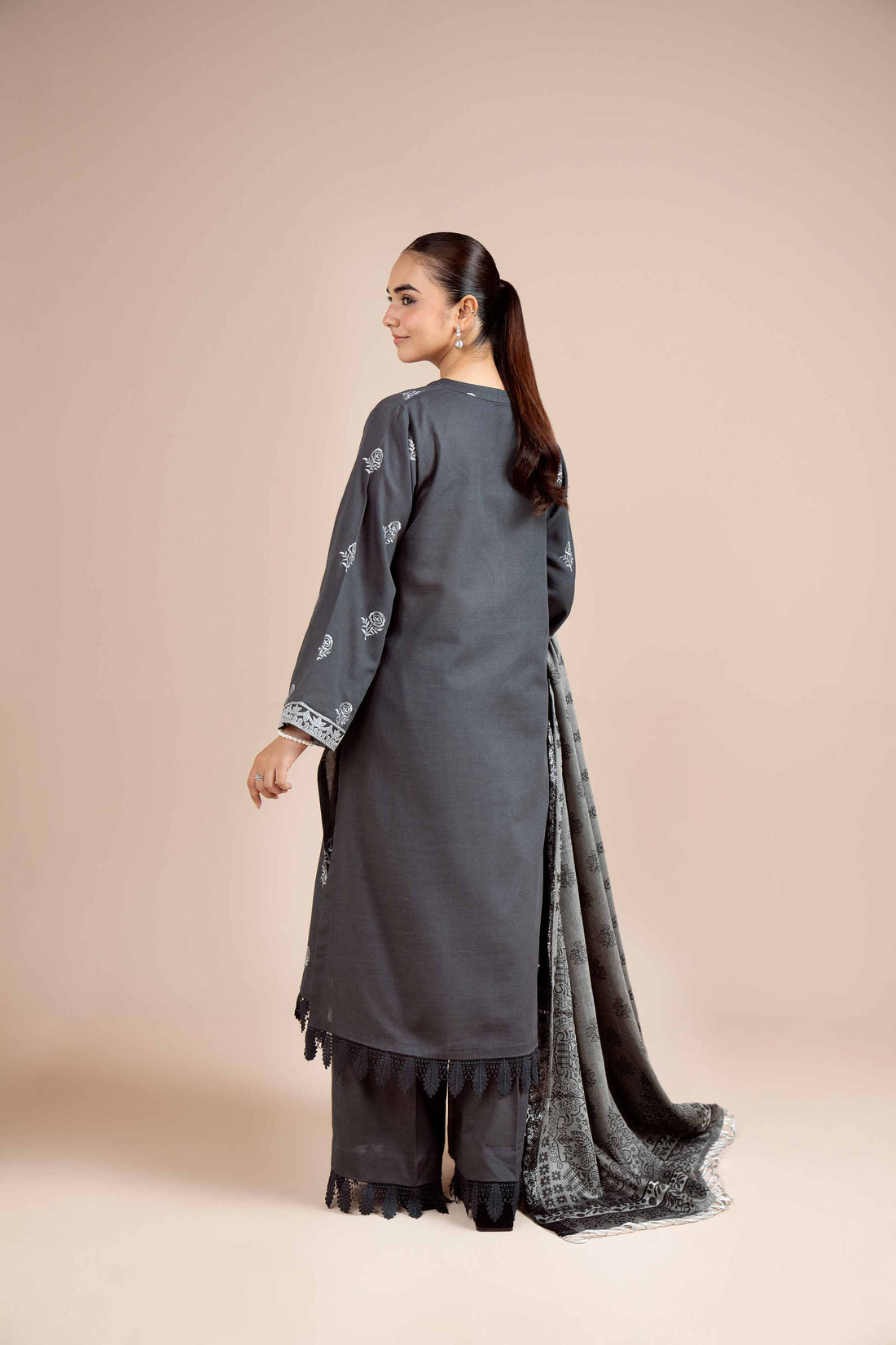 Nishat Linen | Naqsh Winter 2024 | Suit - 42404351