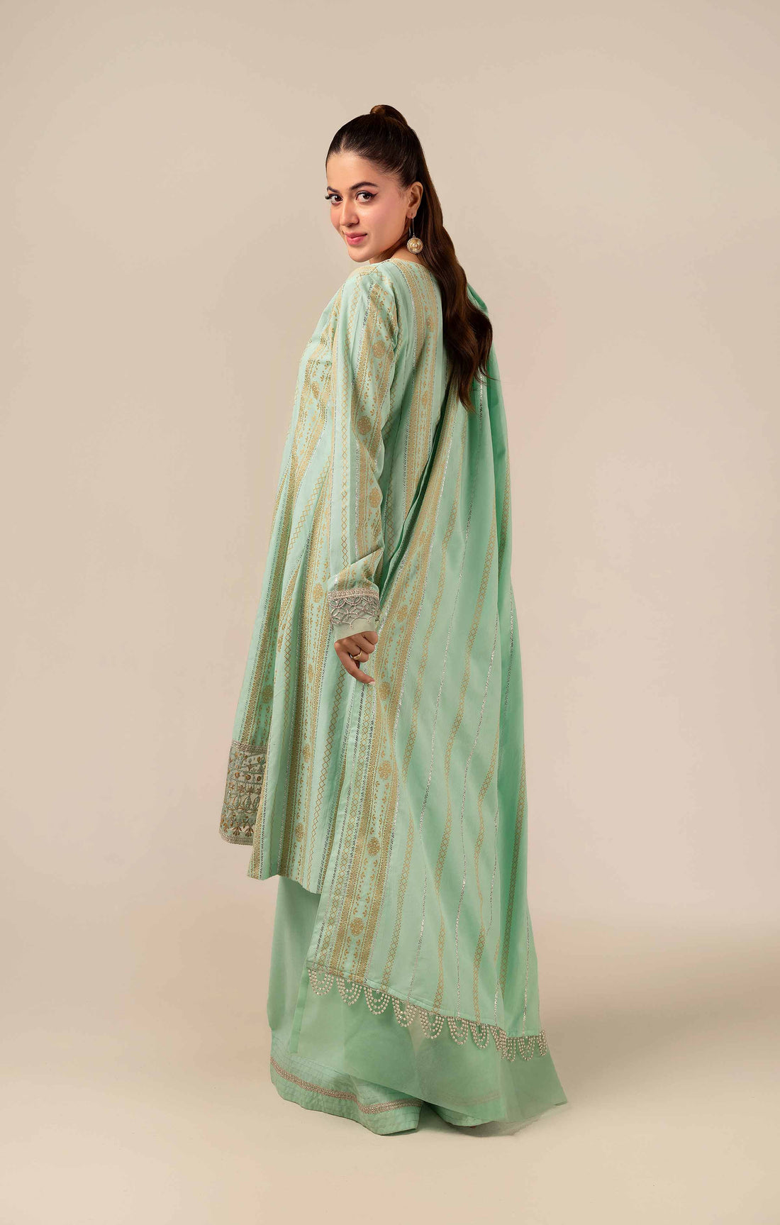 Nishat Linen | Naqsh Winter 2024 | Suit - 42404375