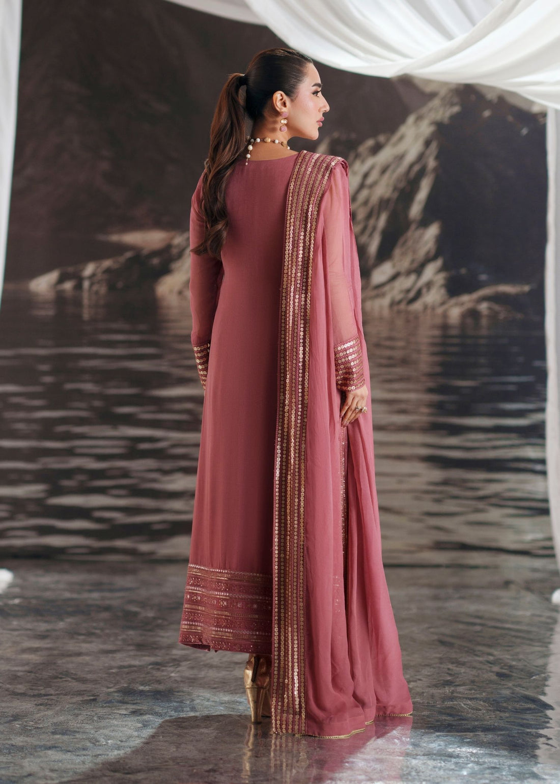 Mehak Yaqoob | Enchante Luxe Edit | Cyra