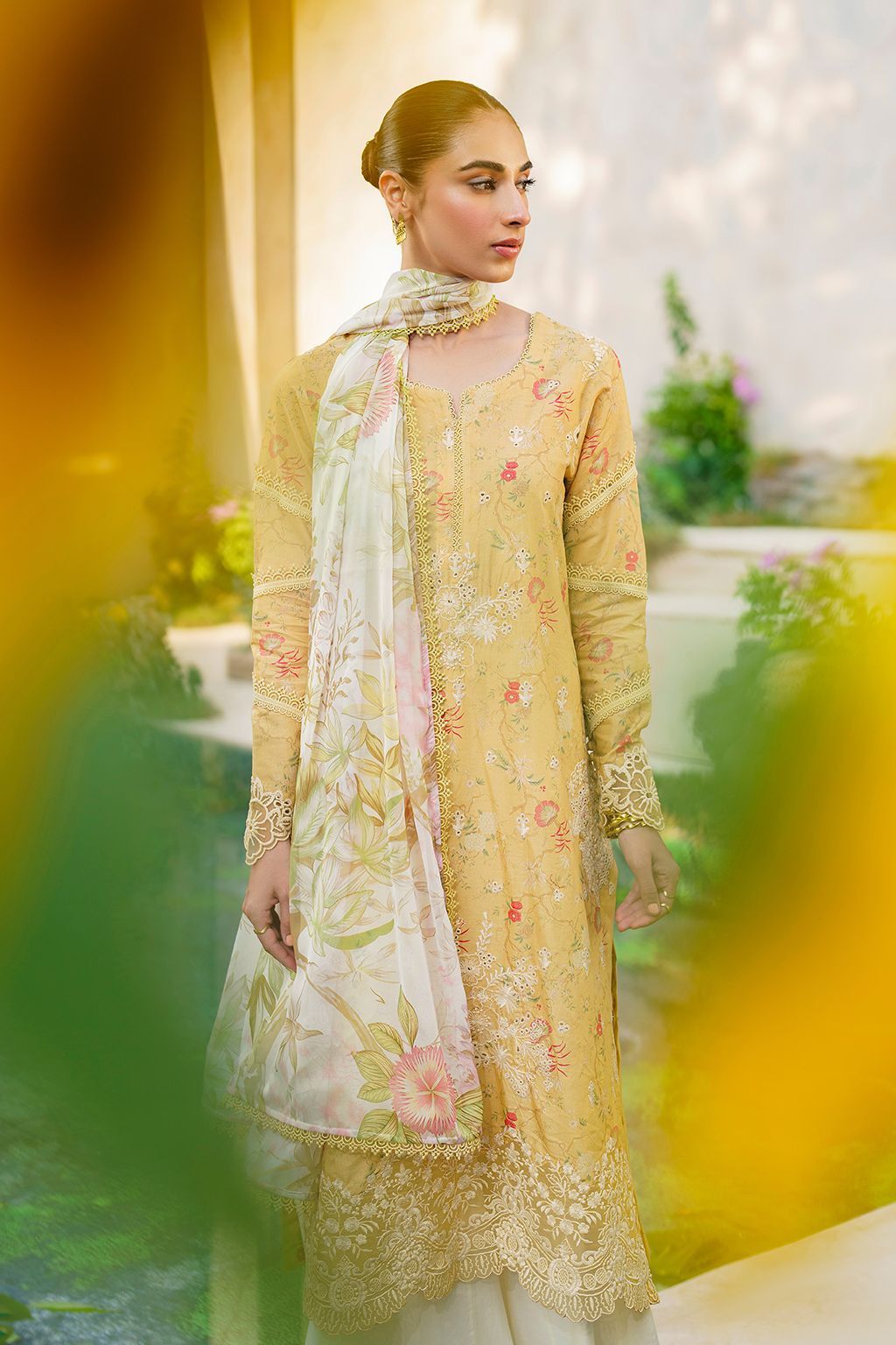 Iznik | Festive lawn 24 | SFL-09 - Khanumjan  Pakistani Clothes and Designer Dresses in UK, USA 