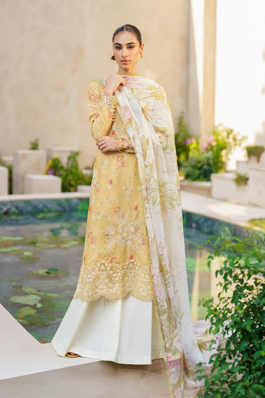 Iznik | Festive lawn 24 | SFL-09 - Khanumjan  Pakistani Clothes and Designer Dresses in UK, USA 