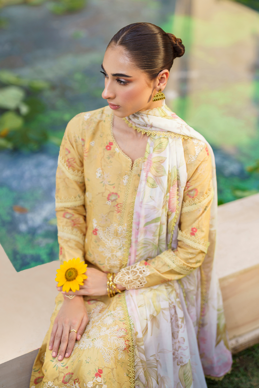 Iznik | Festive lawn 24 | SFL-09 - Khanumjan  Pakistani Clothes and Designer Dresses in UK, USA 