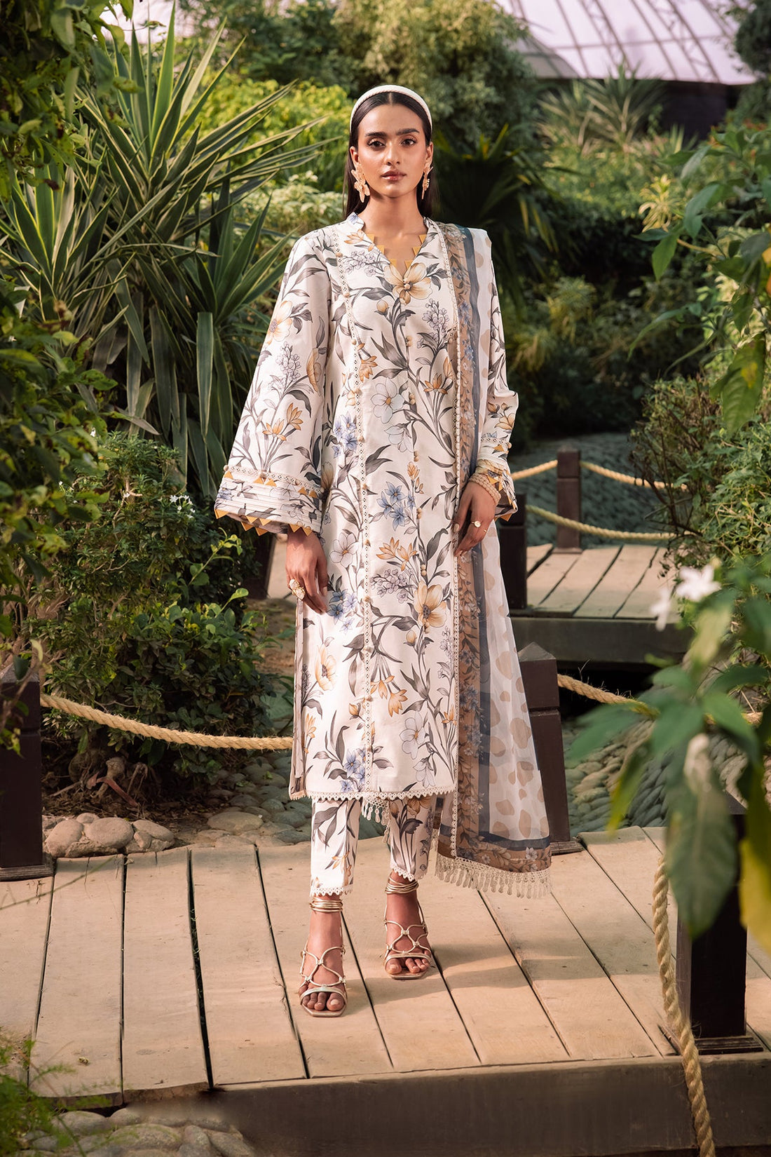 Alizeh | Sheen Lawn Prints 24 | GARDENIA - Khanumjan  Pakistani Clothes and Designer Dresses in UK, USA 
